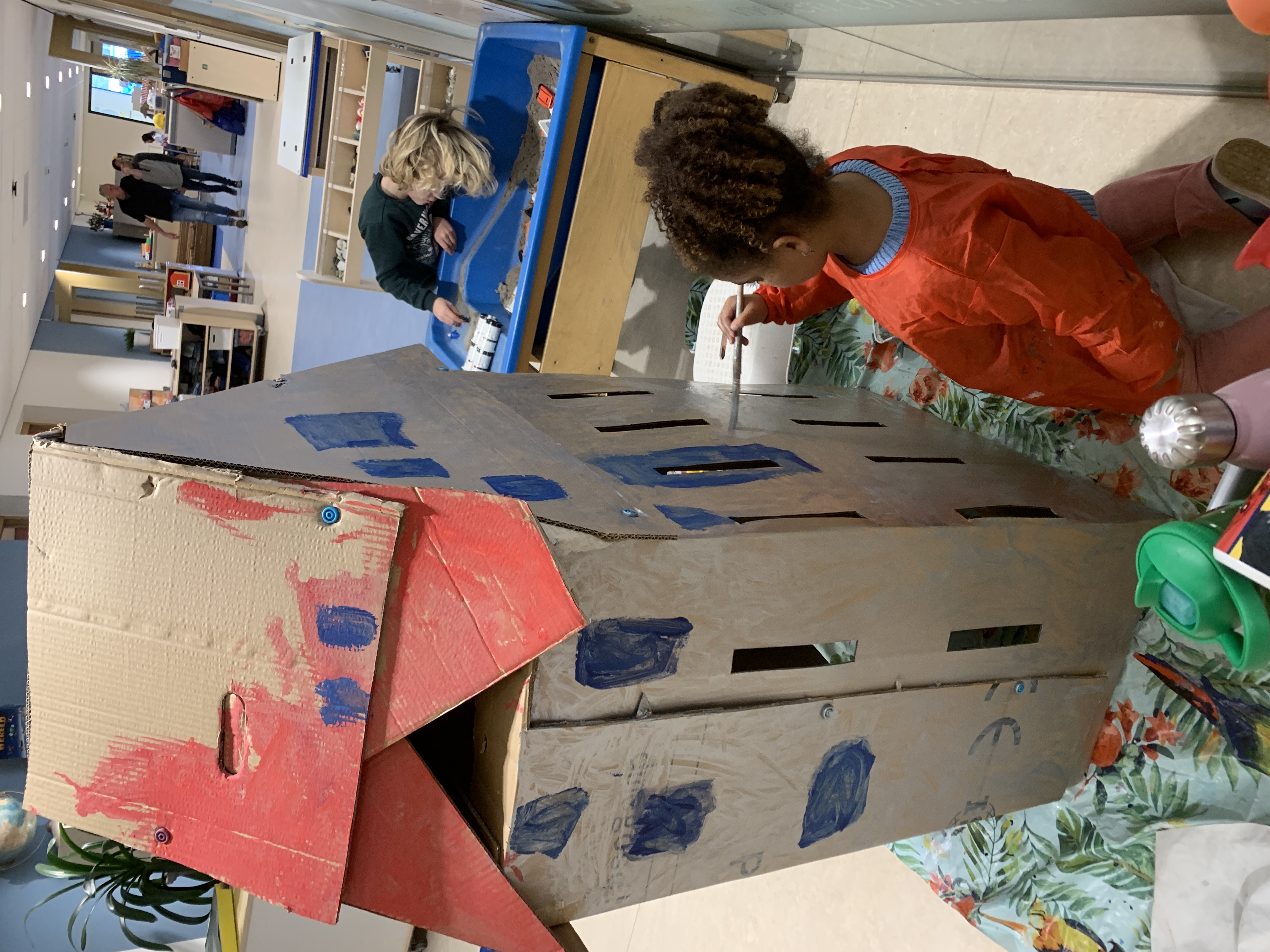 Wij vliegen de ruimte in!